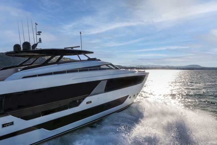 ferretti-1000-inwards-marine-new-yacht-for-sale33